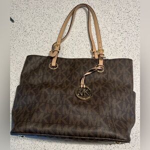 Authentic Michael Kors Jet Set Tote